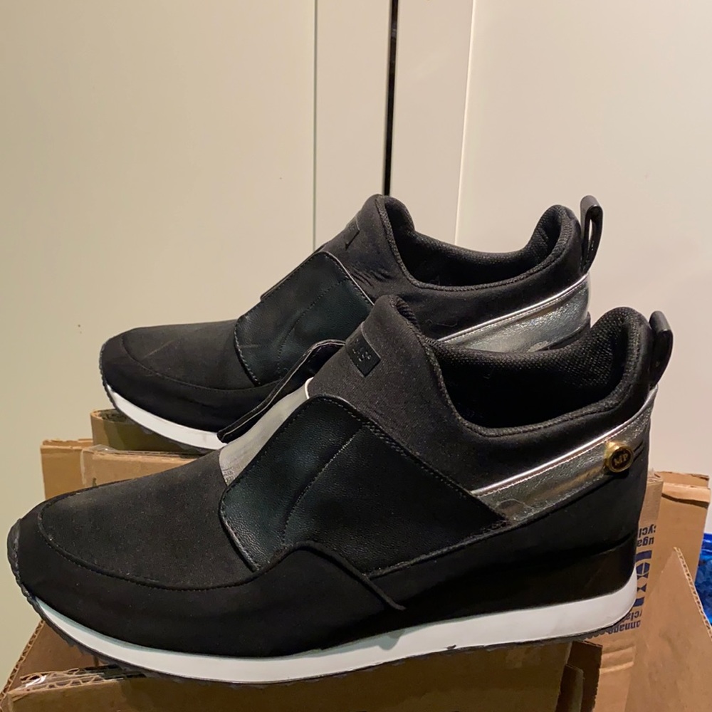 MICH PLAS Black & Silver Platform Sneakers…Premium Quality!!!  Size 8